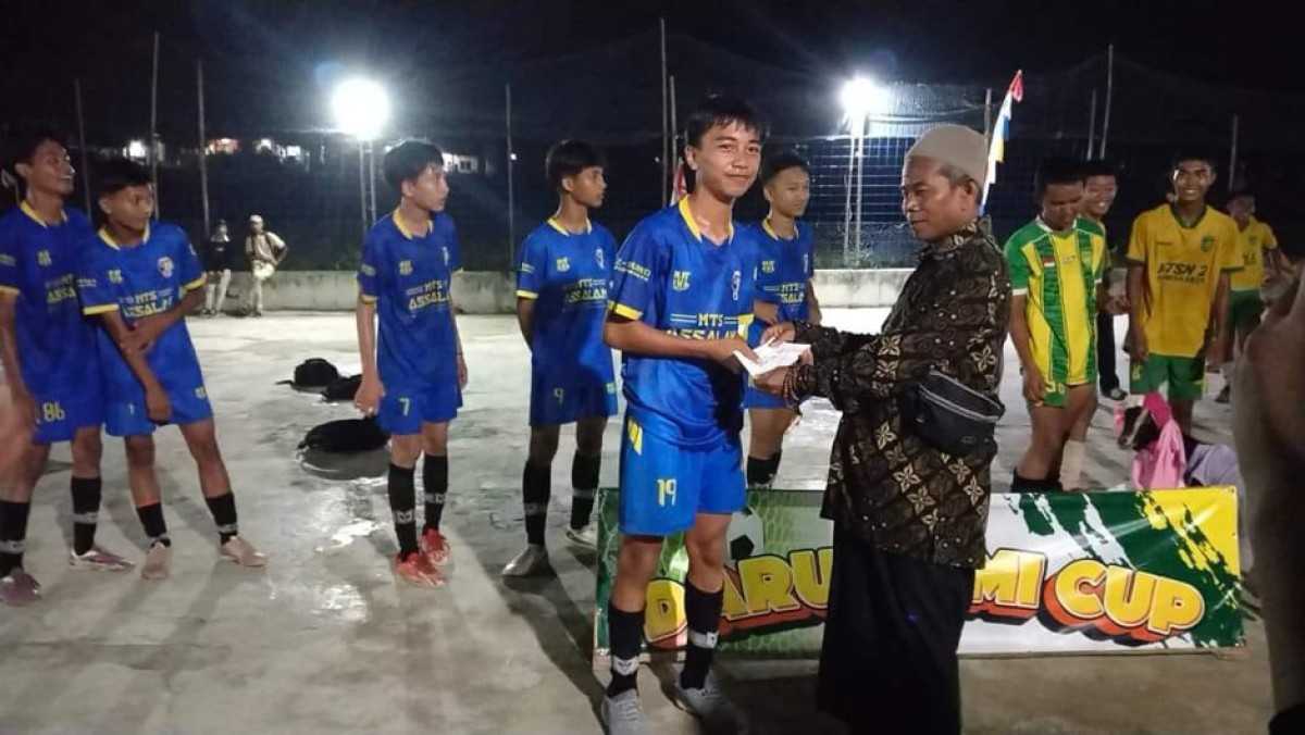 JUARA 1 FUTSAL PUTRI MGMP PJOK  MTs